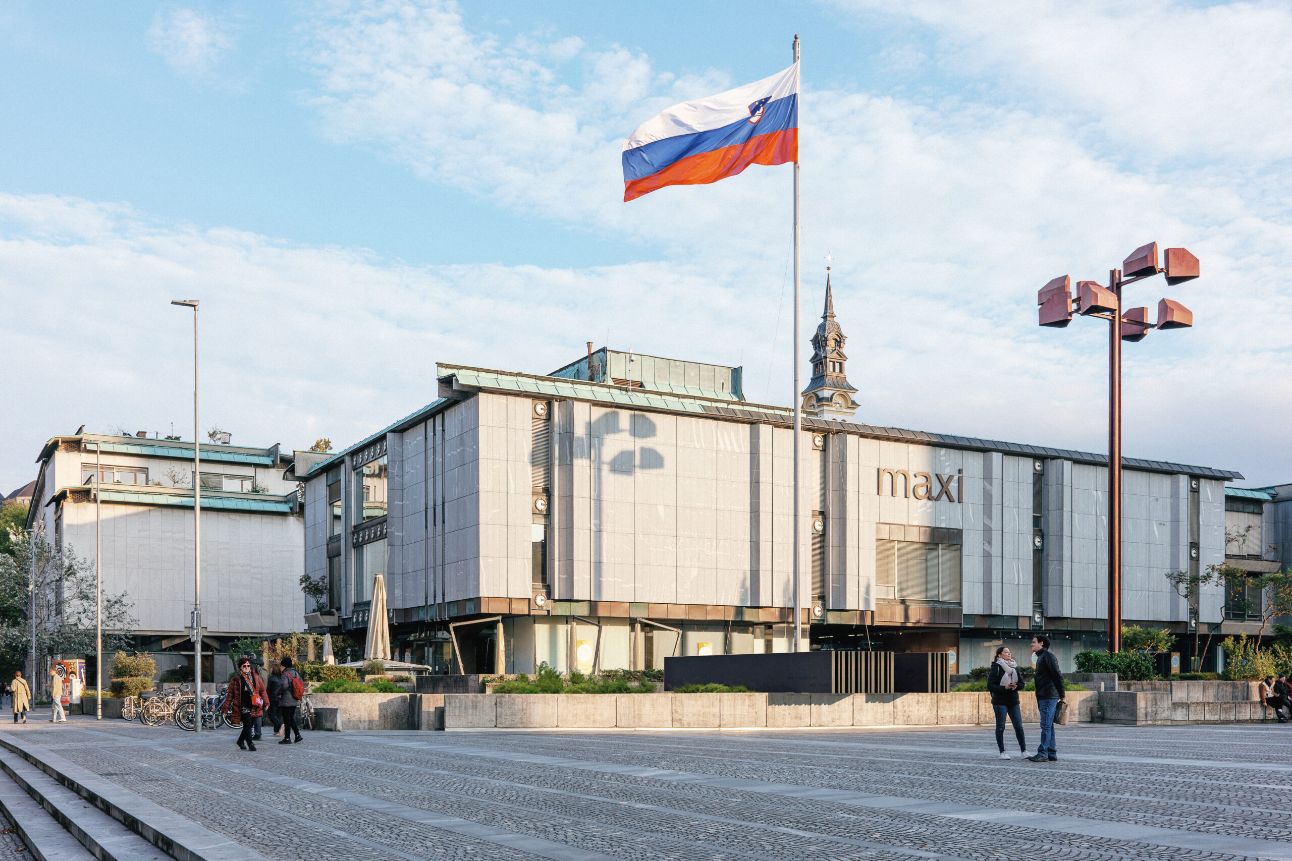 Nenagrajeni: 25691, delovna številka: 20